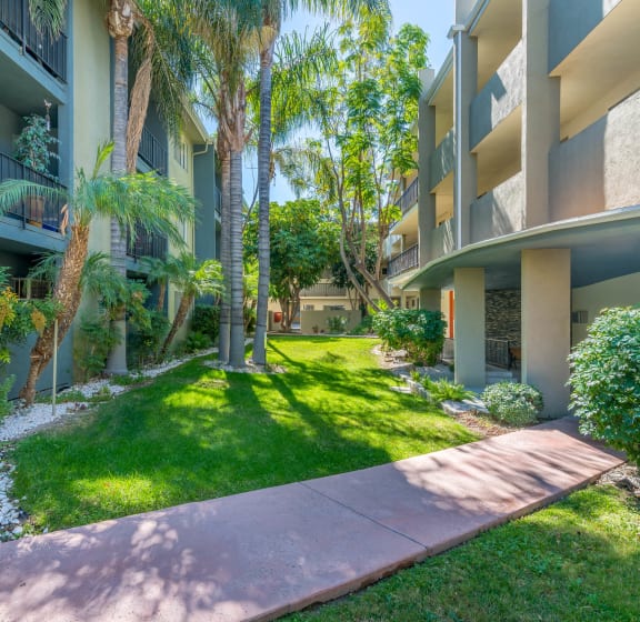 Glade Apartments Apartments in Woodland Hills, CA